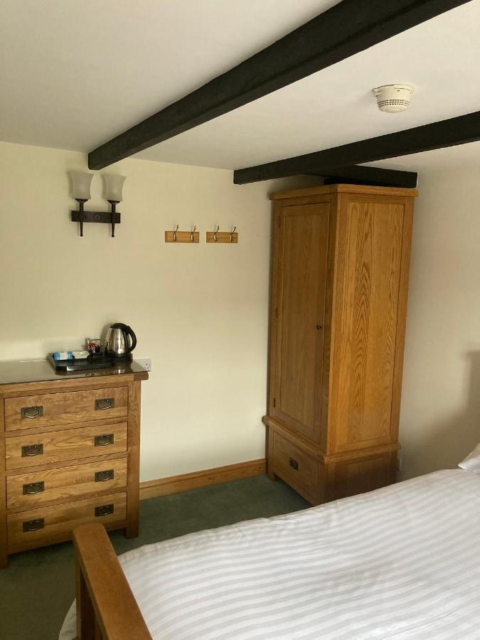 The Fountain Inn Madron ภายนอก รูปภาพ