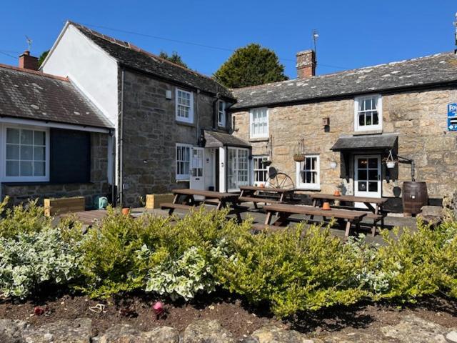 The Fountain Inn Madron ภายนอก รูปภาพ